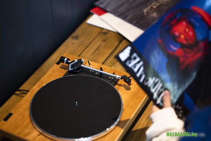 Виниловый проигрыватель Rekkord Audio F400 (2M Red, темно-коричневый) - фото2