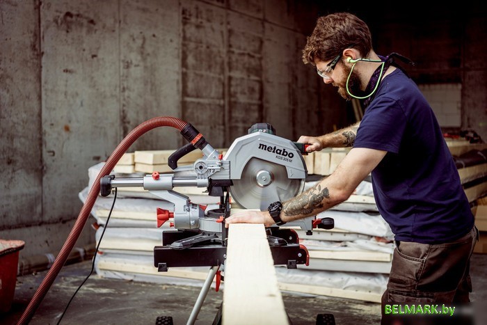 Торцовочная пила Metabo KGS 305 M 613305000 - фото2