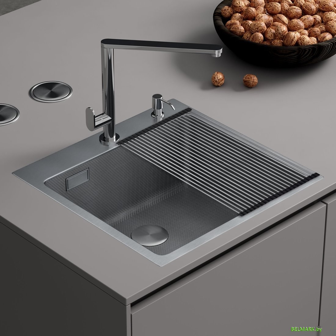 Кухонная мойка Roxen Snake 560220-45-S сатин/текстурная поверхность (с ролл-матом и дозатором) - фото