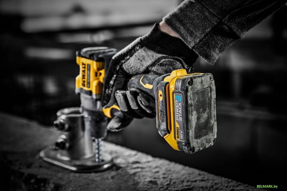 Ударная дрель-шуруповерт DeWalt DCD805E2T (с 2-мя АКБ 1.7 Ач, кейс) - фото2