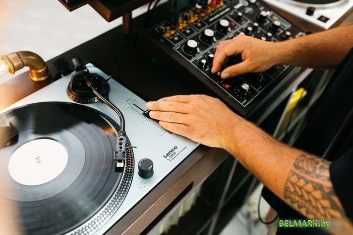 Виниловый проигрыватель Lenco L-3809 (металлик) - фото2